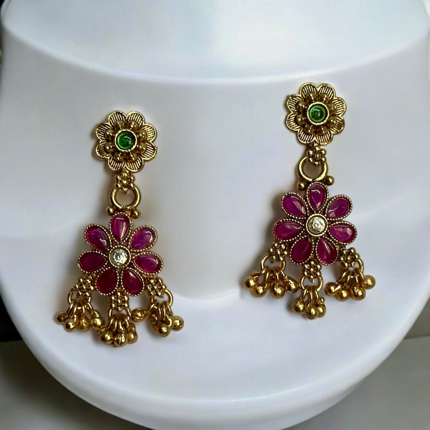 Premium Rajwadi Kundan Necklace Set's Earrings – Traditional Indian Jewelry featuring intricate gold-tone detailing, colorful kundan stones jhumka earrings for a complete royal look. Perfect for weddings, festive occasions, and ethnic wear styling.