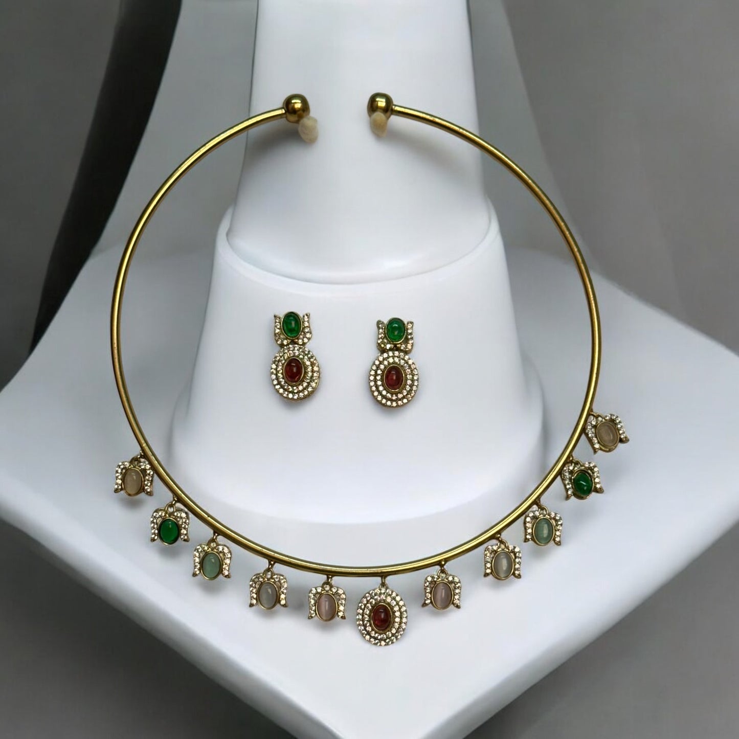 Moissanite Premium Hasli in Multi-Colour Necklace Set with Matching Earrings – a modern gold-tone necklace with sparkling moissanite stones and vibrant multi-colour accents. Ideal for festive and traditional occasions.