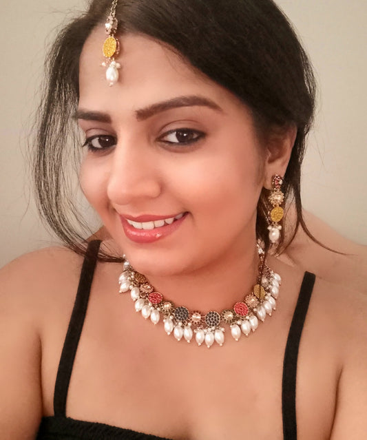Model displaying A Pakistani Kundan Choker Necklace & Earrings With Tika  for sale in London by bella n diva online.